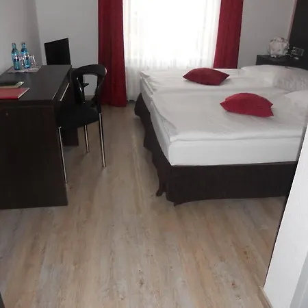 Und Restaurant Rosenkranz Hotel 2*