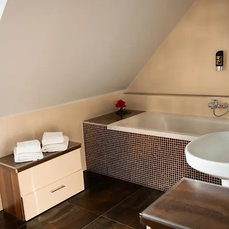 Und Restaurant Rosenkranz Hotel 2*