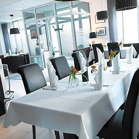 Und Restaurant Rosenkranz 호텔 2*