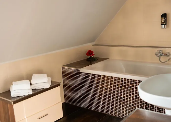 Und Restaurant Rosenkranz فندق 2*